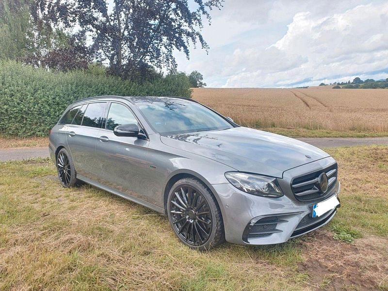 Grau Gebraucht 2019 Mercedes E300 Kombi | 20.000 € (Superpreis) - Bild 1/4