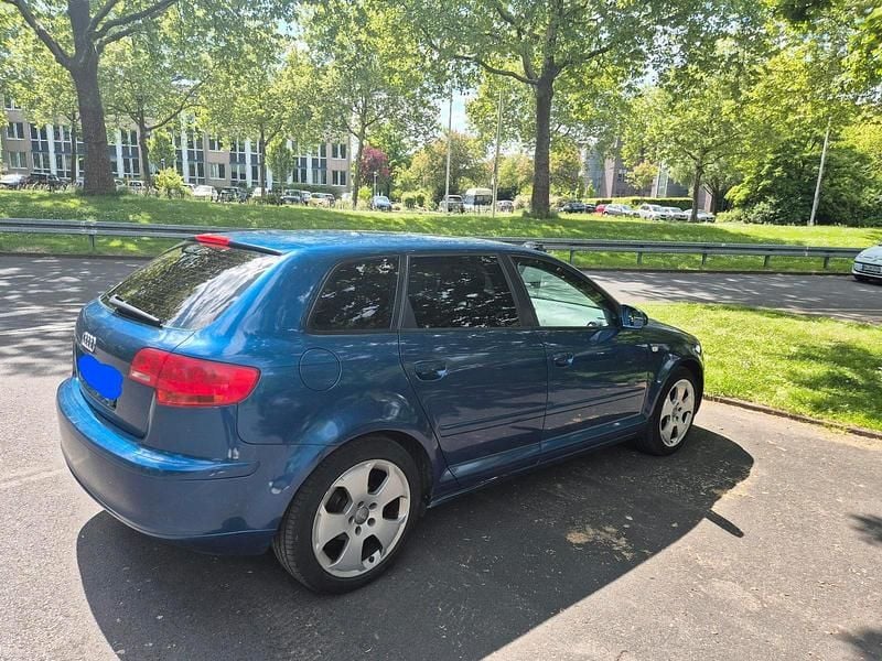 Blau Gebraucht 2004 Audi A3 Kombi | 2.780 € (Fairer Preis) - Bild 1/4