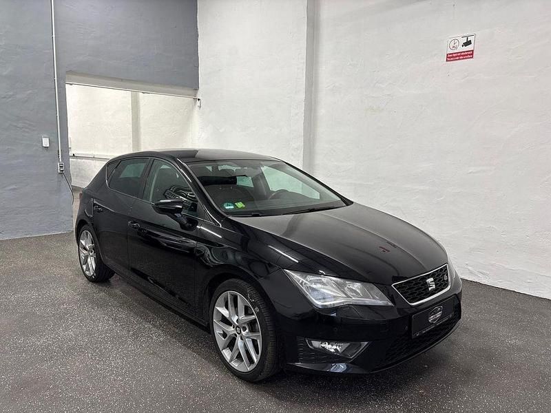 Second-hand Seat Leon FR 150 CP (110 kW) 2015 Negru Berlinǎ