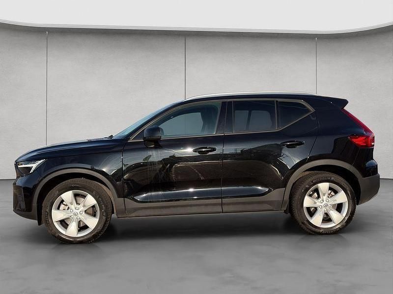 Gebraucht Volvo XC40 Core 163 PS (119 kW) 2024 Schwarz SUV