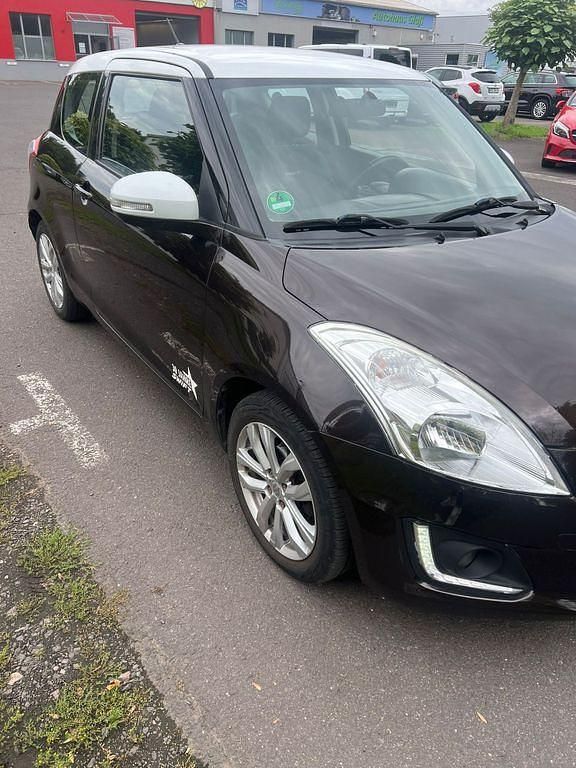 Braun Gebraucht 2014 Suzuki Swift Kleinwagen | 4.980 € (Guter Preis) - Bild 1/4