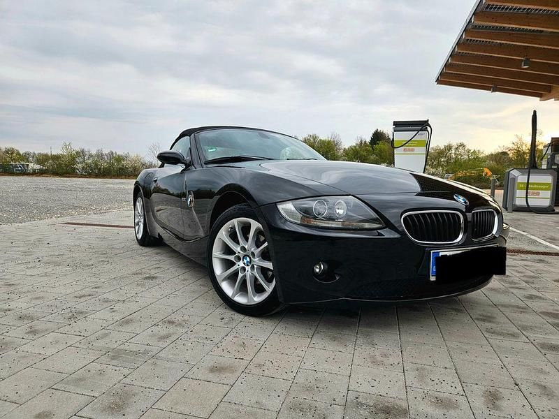 Schwarz Gebraucht 2005 BMW Z4 Sport Line Cabrio | 10.990 € (Teuer) - Bild 1/4
