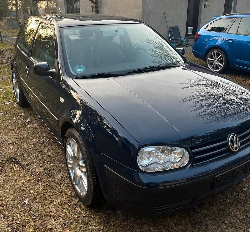 Gebraucht VW Golf IV 102 PS (75 kW) 2002 Blau Kleinwagen