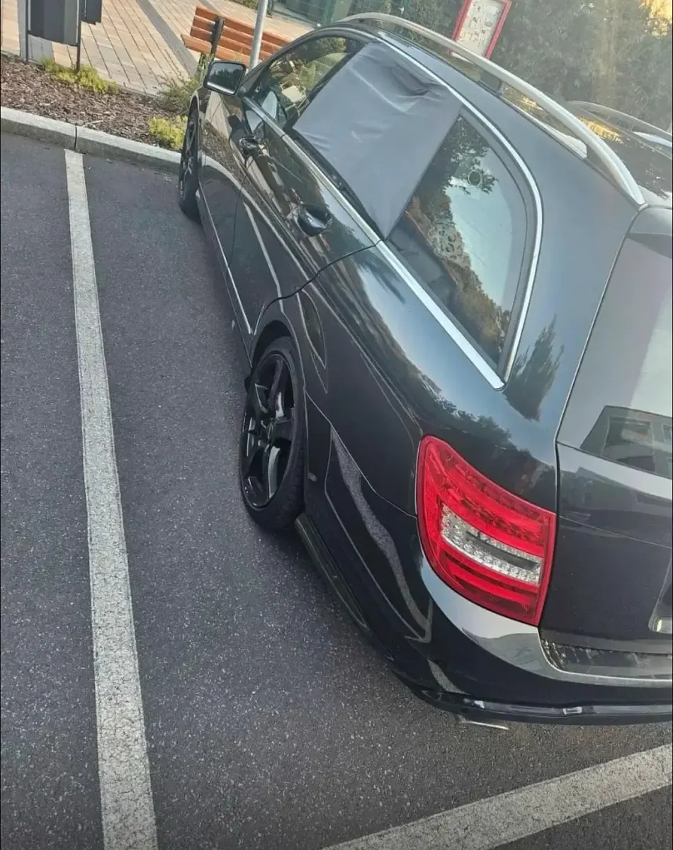Gebraucht Mercedes 220 177 PS (130 kW) 2013 Schwarz Kombi