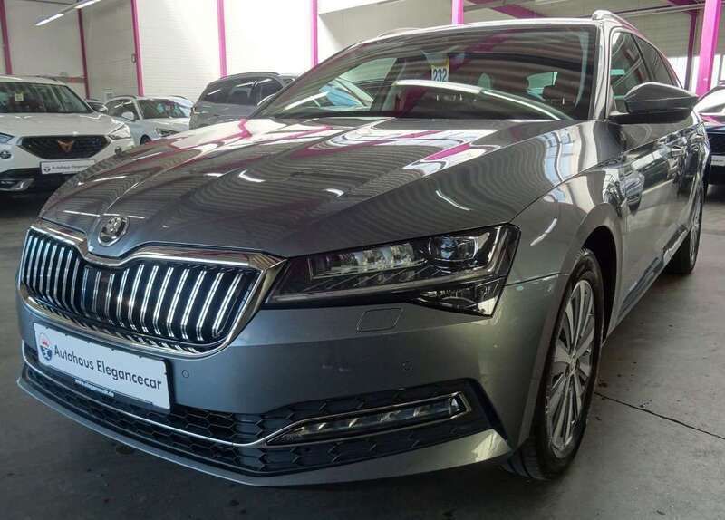 Grau Gebraucht 2022 Skoda Superb Style Limousine | 26.849 € (Fairer Preis) - Bild 1/4