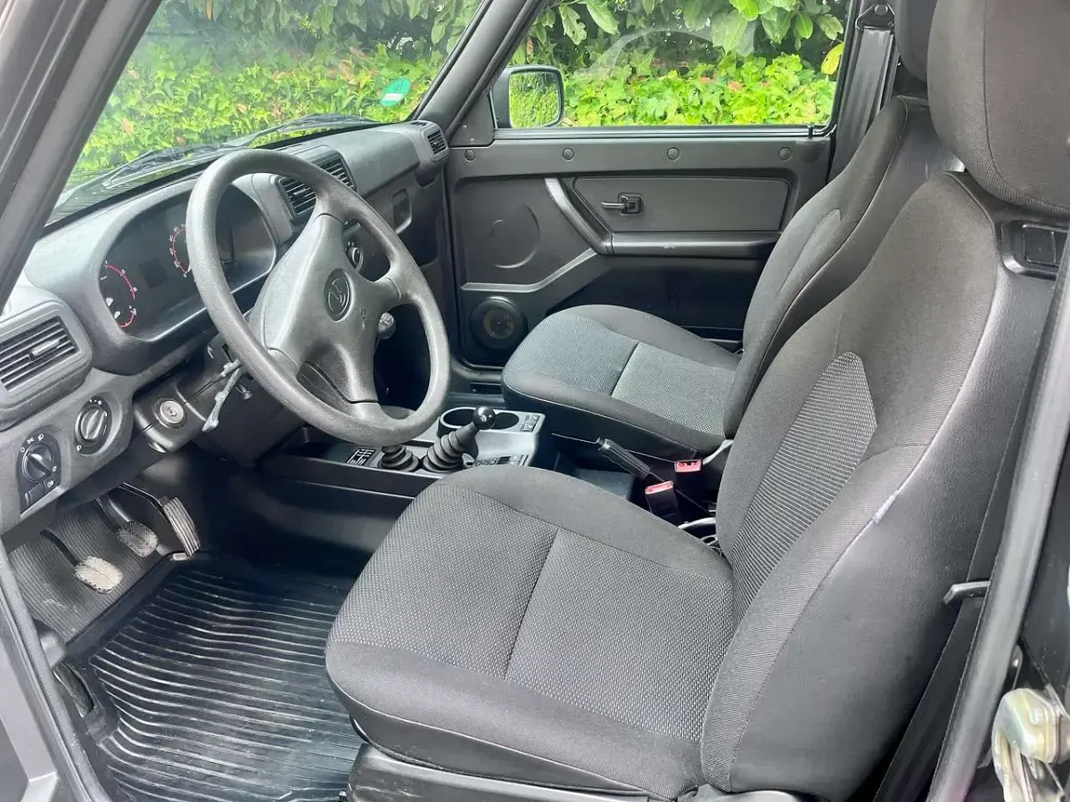 Gebraucht Lada niva 83 PS (61 kW) 2021 Schwarz SUV