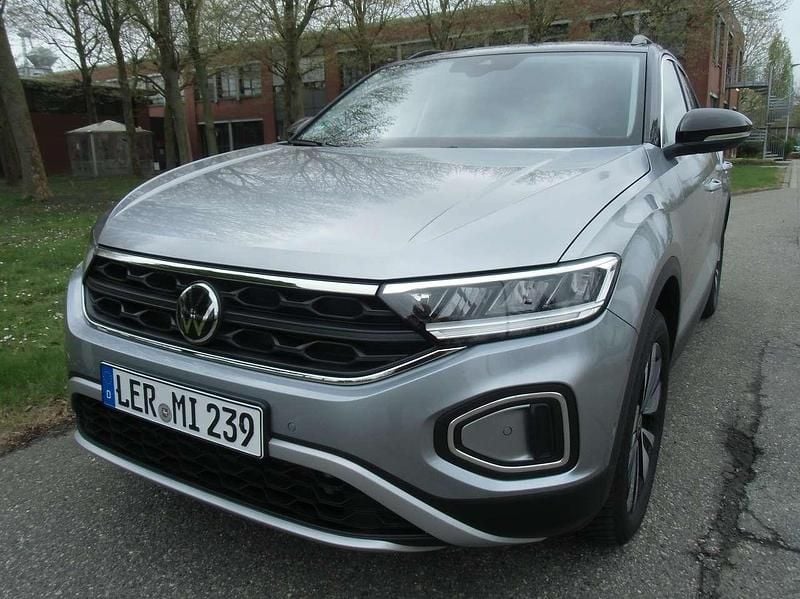 Silber Gebraucht 2024 VW T-Roc Move SUV | 28.700 € (Guter Preis) - Bild 1/4