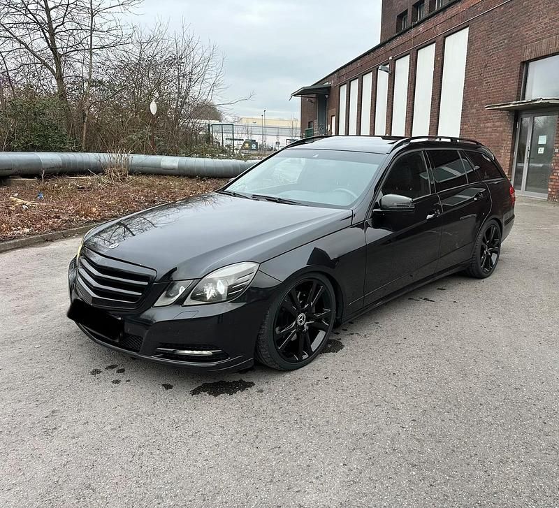 Gebraucht Mercedes E250 Avantgarde 204 PS (150 kW) 2012 Schwarz Kombi