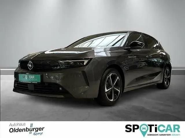 Vulkan grau Gebraucht 2024 Opel Astra Edition Kleinwagen | 19.845 € (Superpreis) - Bild 1/4