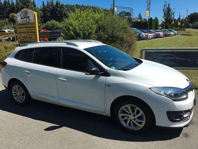 Weiß Gebraucht 2015 Renault Mégane III LIMITED Limousine | 5.790 € (Guter Preis) - Bild 1/4