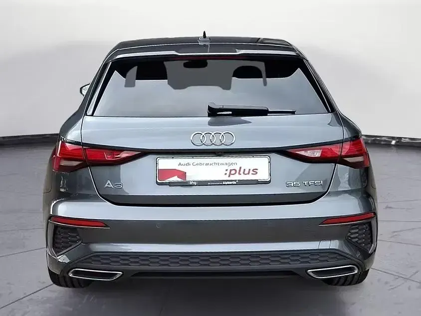 Second-hand Audi A3 S-Line 150 CP (110 kW) 2023 Gri Berlinǎ