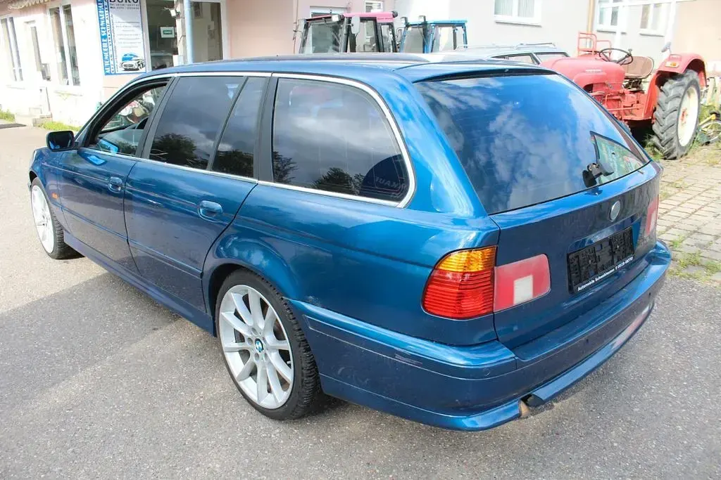 Gebraucht BMW 525 163 PS (119 kW) 2001 Blau Kombi