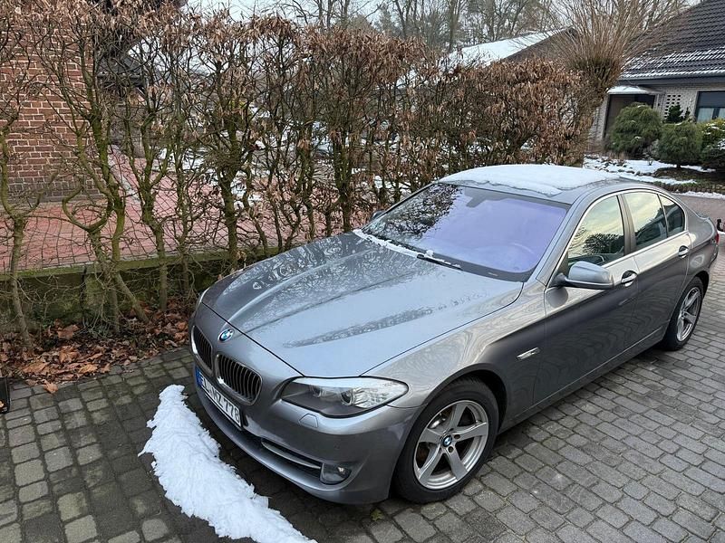 Gebraucht BMW 520 184 PS (135 kW) 2013 Grau Limousine