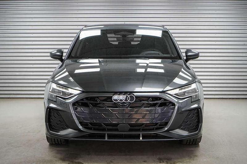 Neu Audi A3 S-Line 204 PS (150 kW) 2026 Daytonagrau Kleinwagen