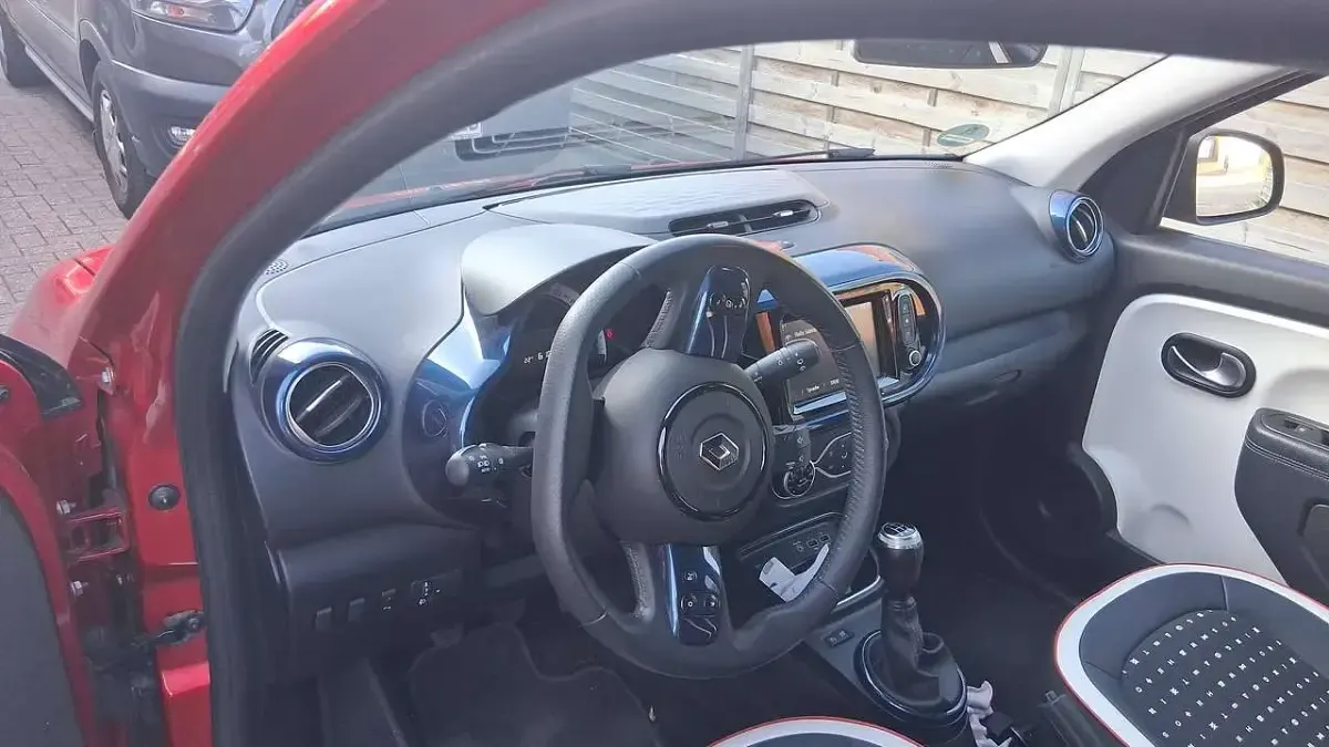 Gebraucht Renault Twingo Signature 73 PS (53 kW) 2020 Rot Kleinwagen