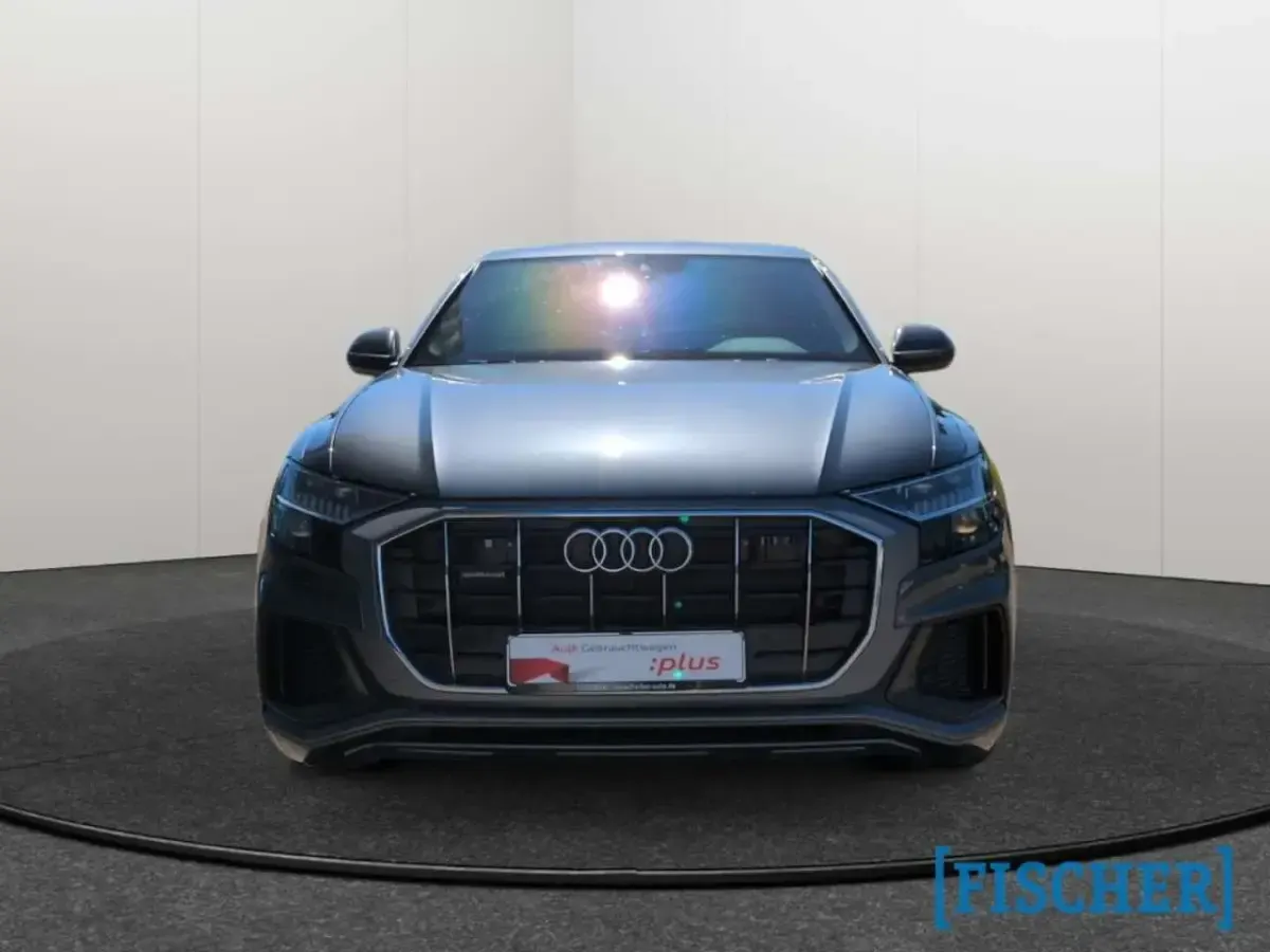 Gebraucht Audi Q8 S-Line 286 PS (210 kW) 2023 Grau SUV