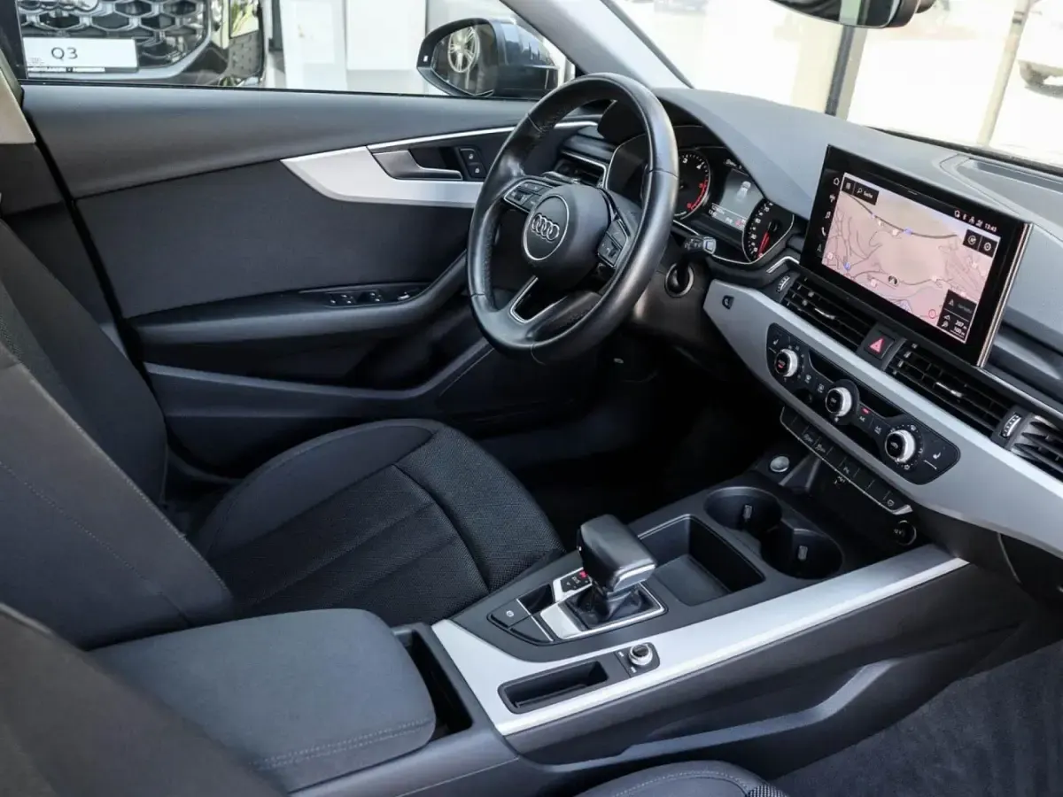 Gebraucht Audi A4 163 PS (119 kW) 2022 Manhattangrau metallic Kombi
