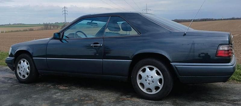 Gebraucht Mercedes E200 136 PS (100 kW) 1995 Grau Coupé