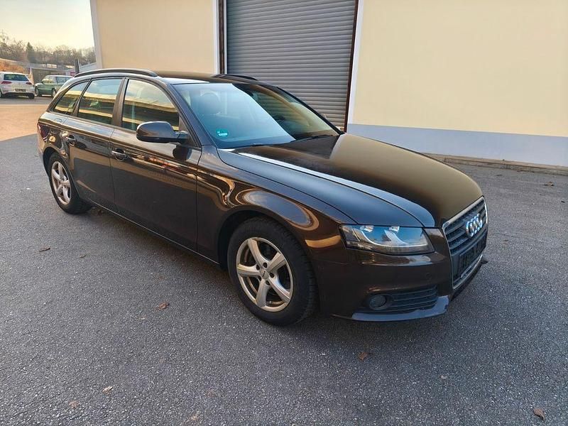 Gebraucht Audi A4 Attraction 143 PS (105 kW) 2011 Braun Kombi