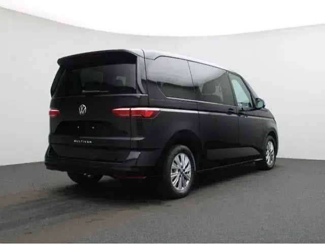 Gebraucht VW Multivan Life 150 PS (110 kW) 2025 Schwarz Van / Kleinbus