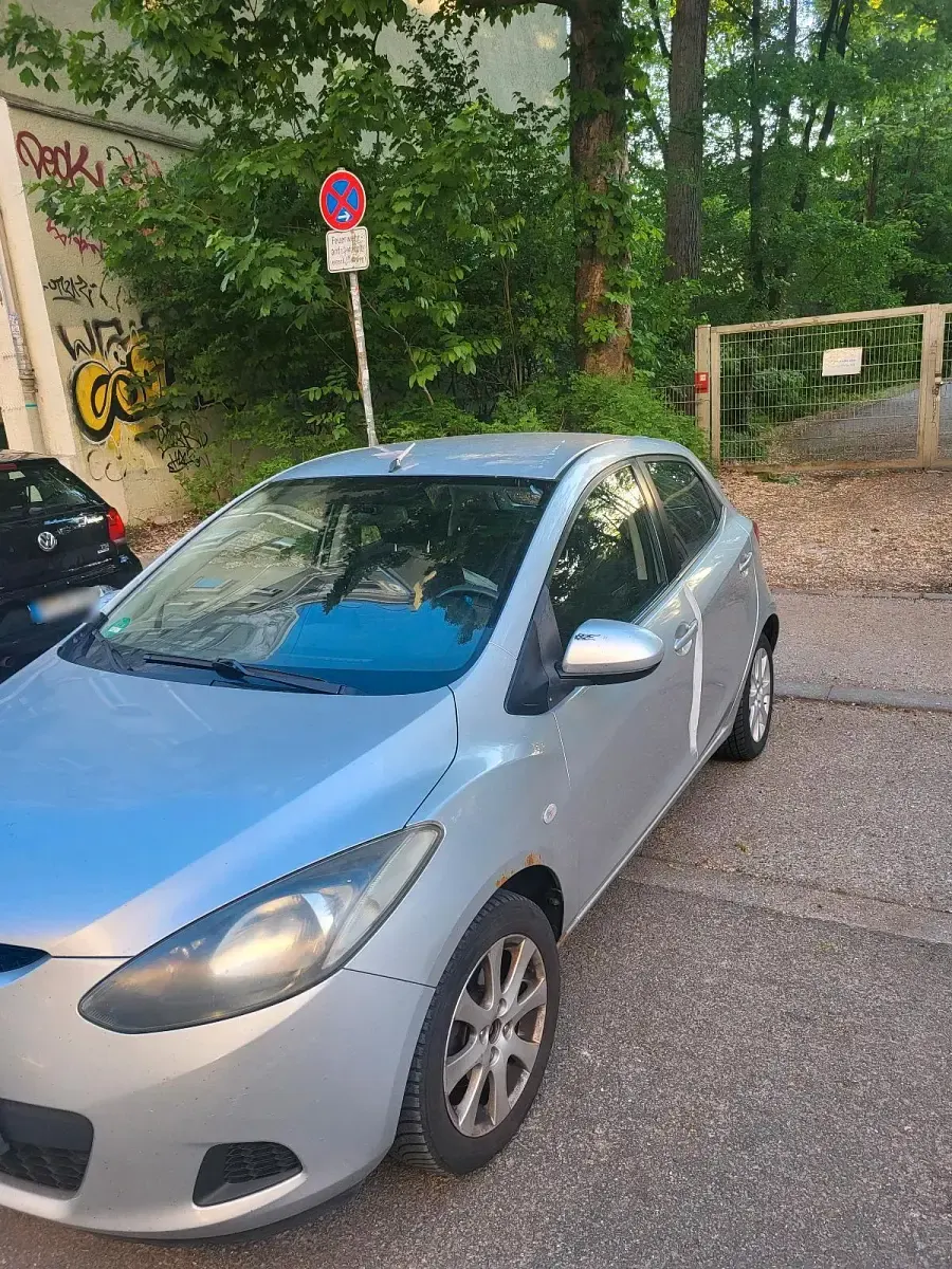 Gebraucht Mazda 2 75 PS (55 kW) 2008 Silber Kleinwagen