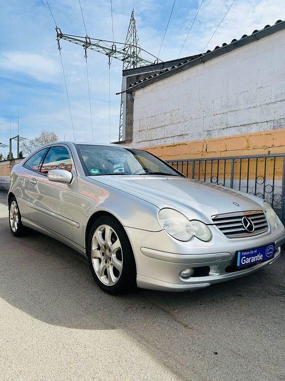Gebraucht Mercedes C200 163 PS (119 kW) 2005 Silber Coupé