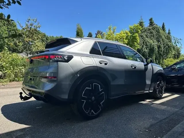 Neu VW T-Roc R-line 150 PS (110 kW) 2026 Wolf grey metallic SUV
