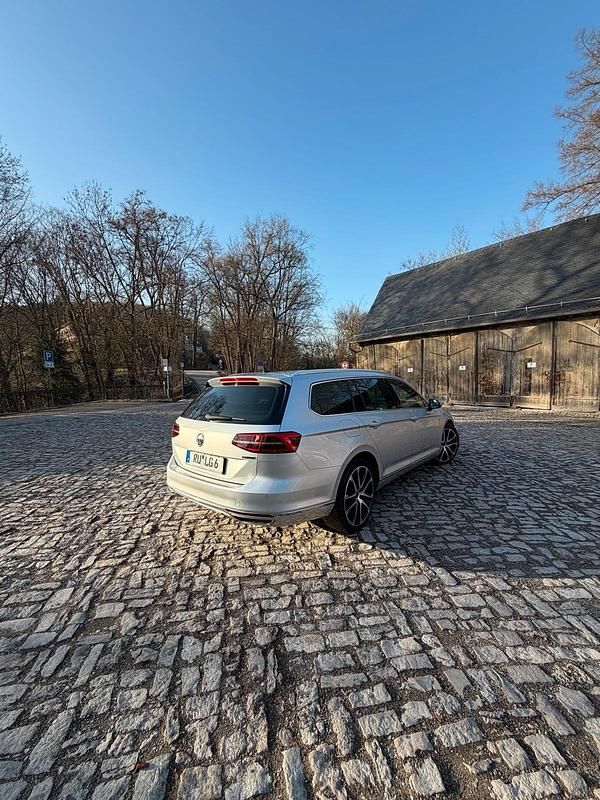 Gebraucht VW Passat 190 PS (139 kW) 2019 Silber Kombi