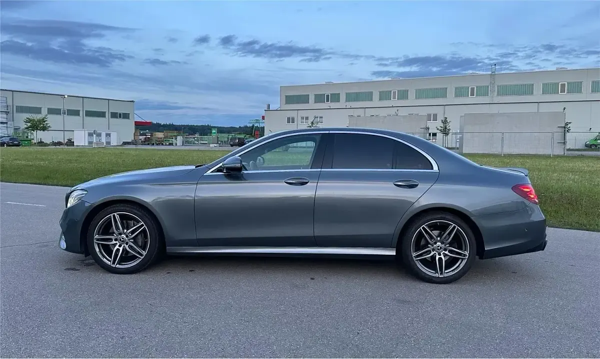 Gebraucht Mercedes E220 AMG line 197 PS (144 kW) 2017 Limousine