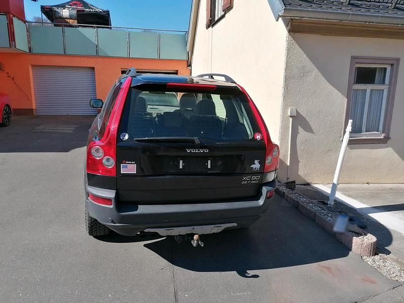 Usado Volvo XC90 209 HP (153 kW) 2004 Preto SUV