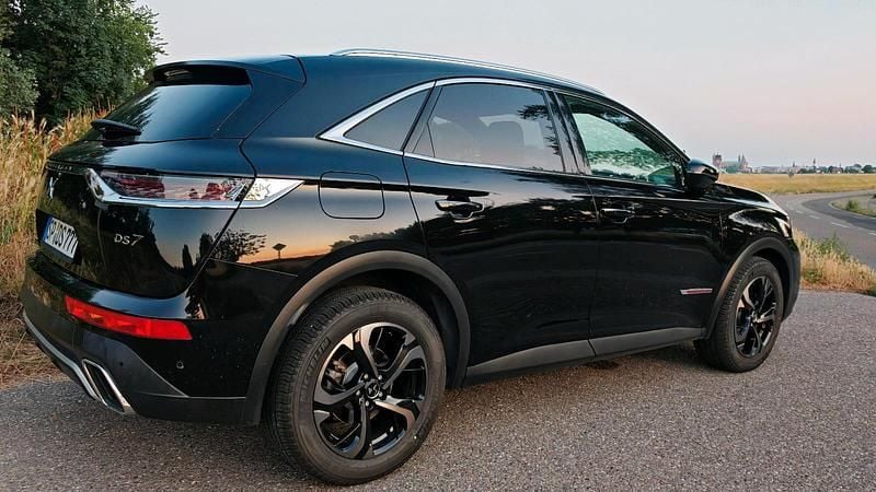 Schwarz Gebraucht 2019 DS Automobiles DS7 Crossback SUV | 25.900 € (Teuer) - Bild 1/4