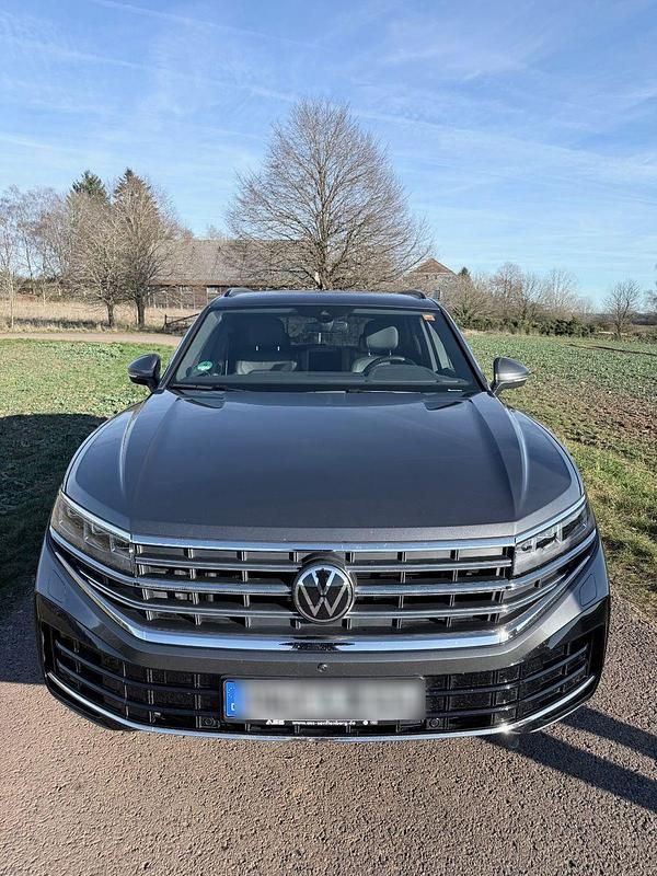 Gebraucht VW Touareg Elegance 286 PS (210 kW) 2023 Grau SUV