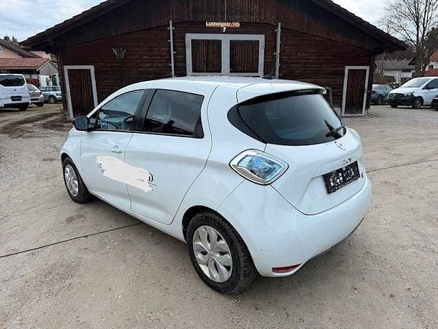 Gebraucht Renault Zoe Life 64 kW (88 PS) 2015 Weiß Kleinwagen