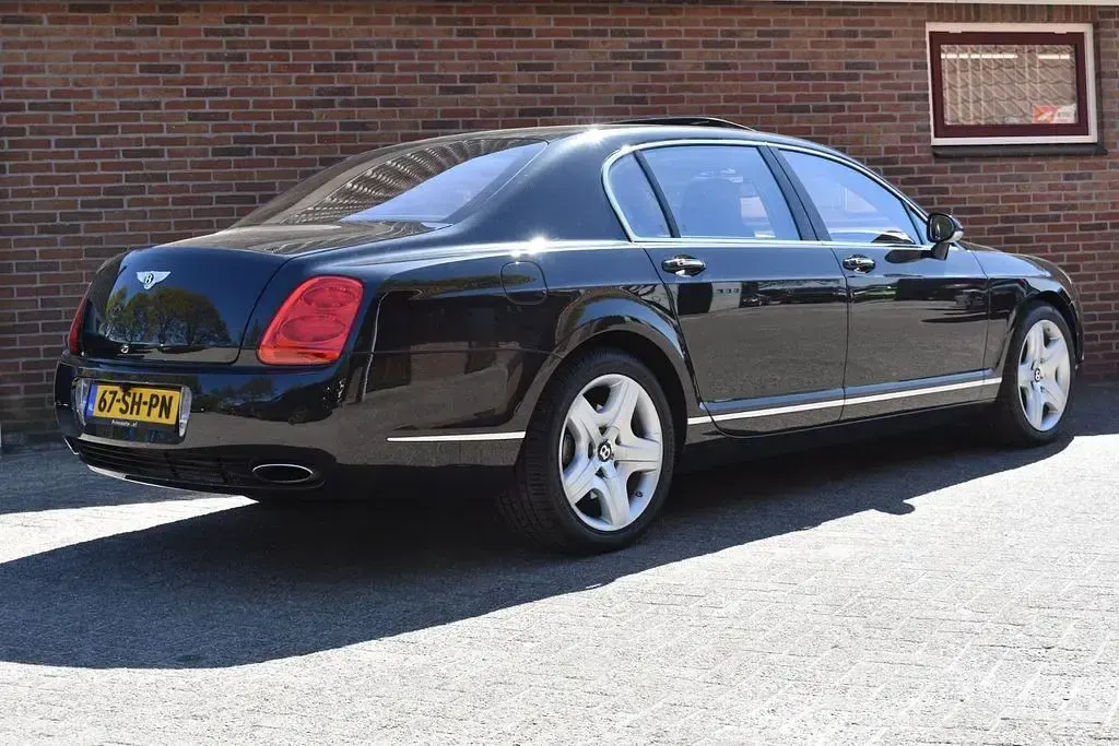 Gebraucht Bentley Continental Flying Spur 562 PS (413 kW) 2006 Schwarz Limousine