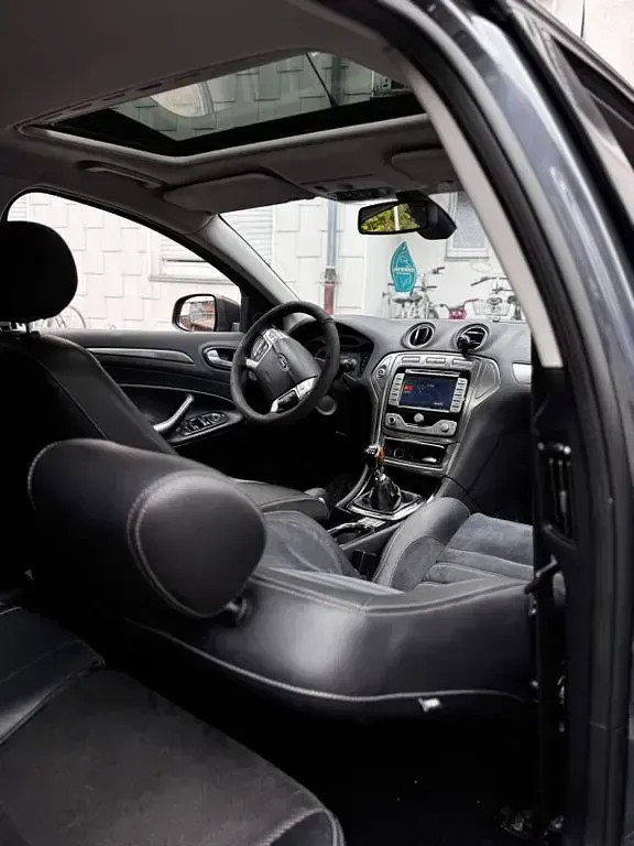 Gebraucht Ford Mondeo Titanium 163 PS (119 kW) 2010 Silber Limousine