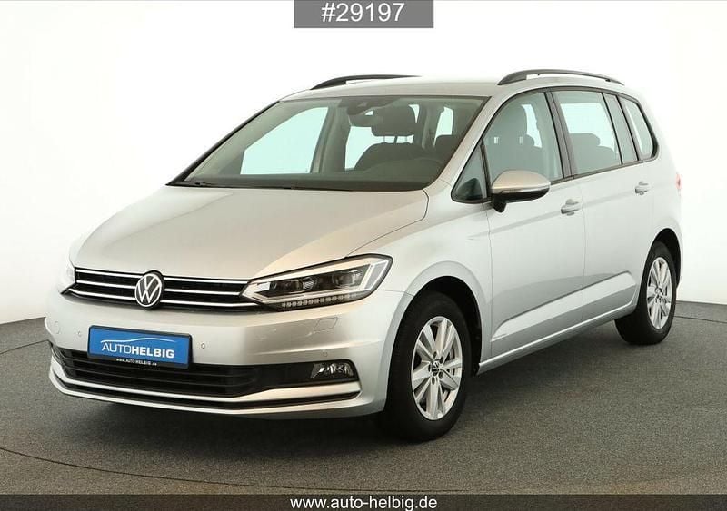 Reflexsilber metallic Gebraucht 2020 VW Touran Comfortline Van / Kleinbus | 19.490 € (Guter Preis) - Bild 1/4