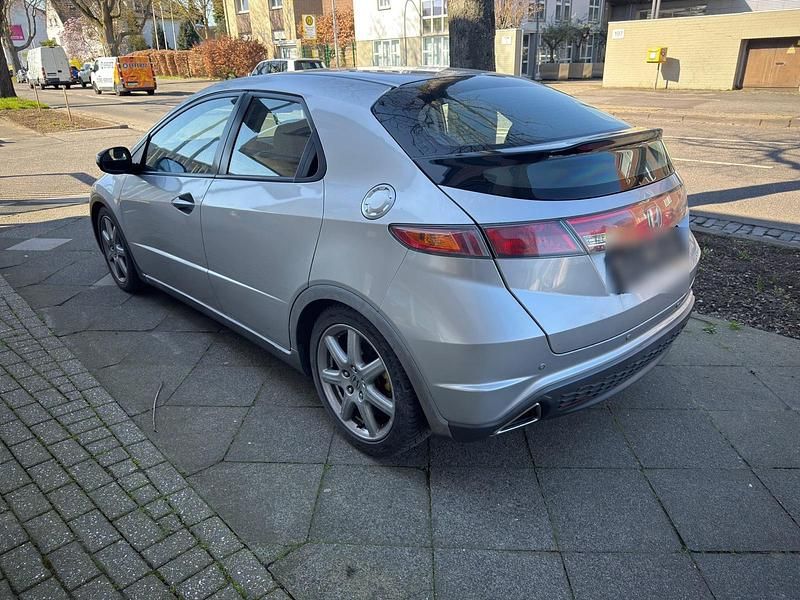 Gebraucht Honda Civic 140 PS (102 kW) 2006 Grau Limousine