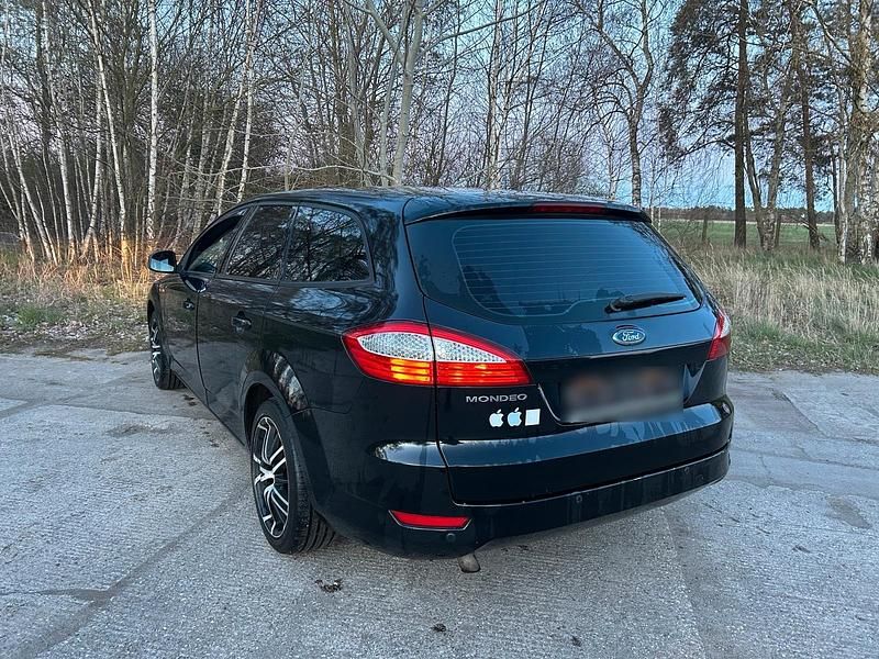 Gebraucht Ford Mondeo 116 PS (85 kW) 2010 Schwarz Kombi
