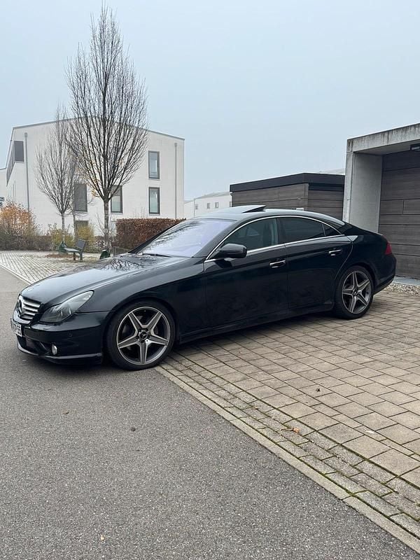 Schwarz Gebraucht 2005 Mercedes CLS500 AMG Limousine | 8.900 € (Guter Preis) - Bild 1/4