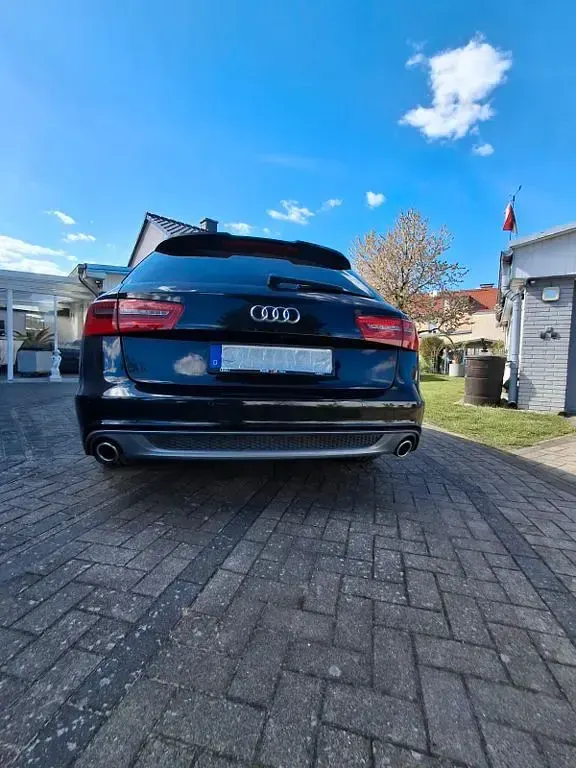 Gebraucht Audi A6 Ambiente 204 PS (150 kW) 2014 Schwarz Kombi