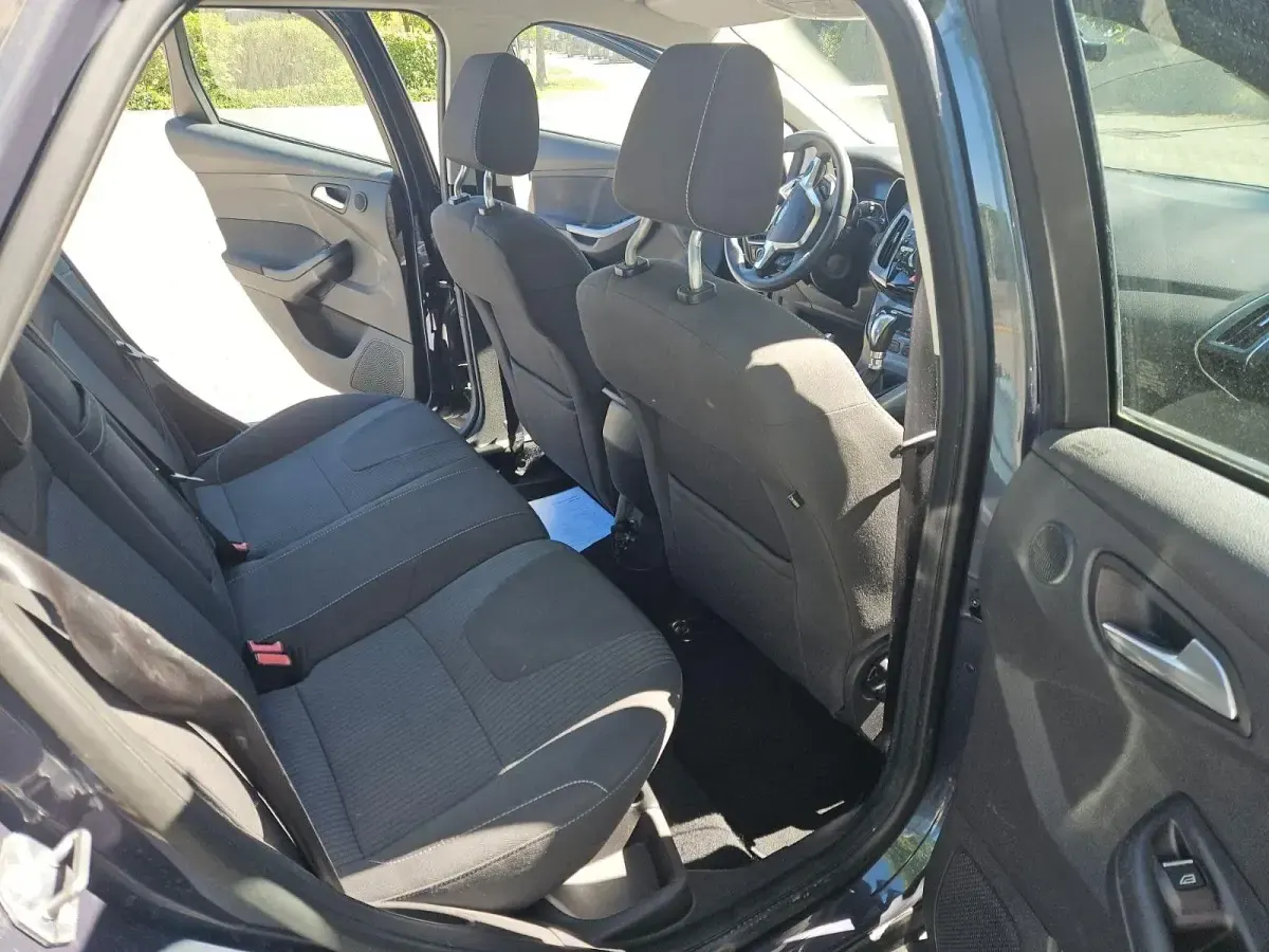 Używany Ford Focus Titanium 182 KM (133 kW) 2012 Szary Kombi