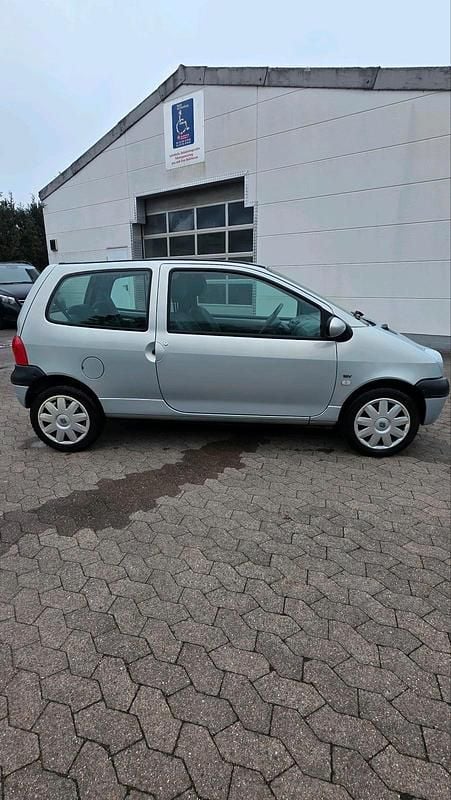 Second-hand Renault Twingo 58 CP (42 kW) 2004 Argintiu Hatchback