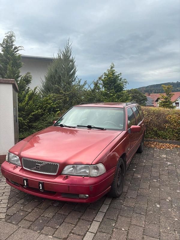 Rot Gebraucht 1997 Volvo V70 Kombi | 490 € (Fairer Preis) - Bild 1/4