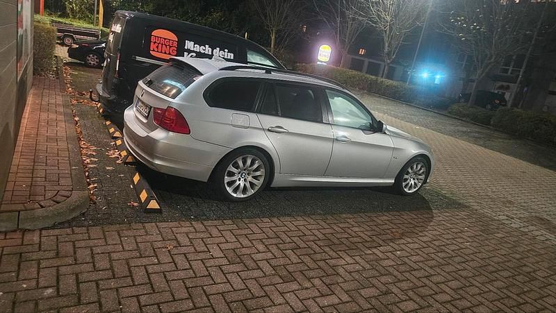 Gebraucht BMW 318 143 PS (105 kW) 2009 Silber Kombi