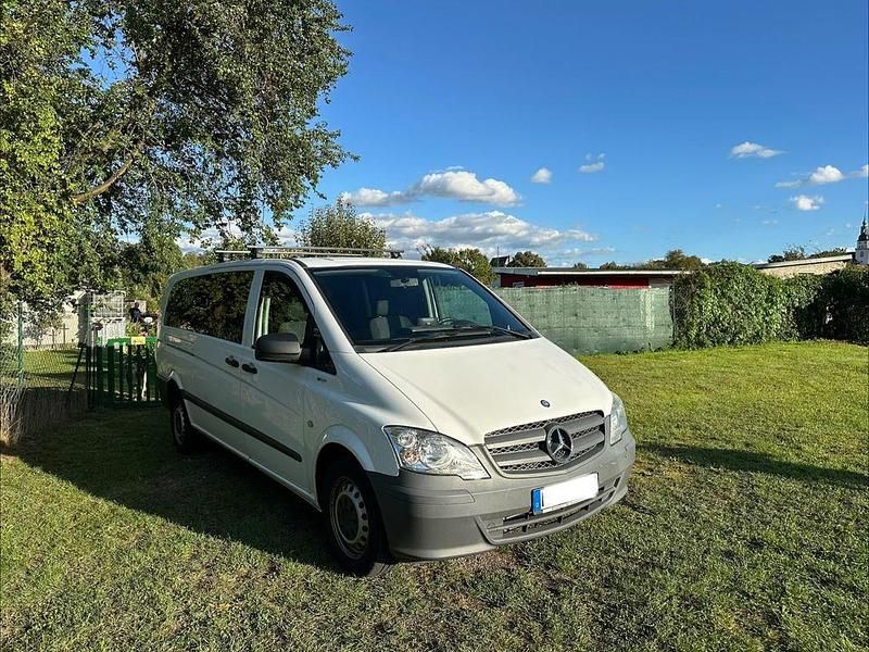 Weiß Gebraucht 2011 Mercedes Vito Van / Kleinbus | 14.200 € - Bild 1/4