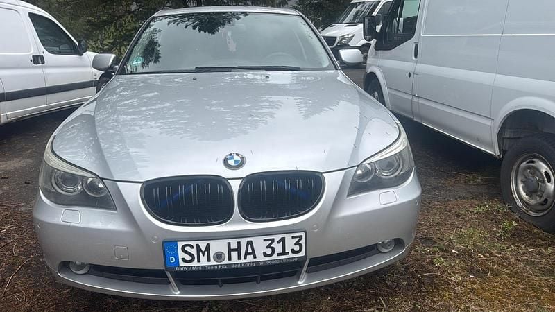 Gebraucht BMW 523 177 PS (130 kW) 2006 Silber Limousine