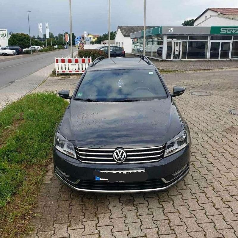 Grau Gebraucht 2014 VW Passat Comfortline Kombi | 6.500 € (Guter Preis) - Bild 1/4