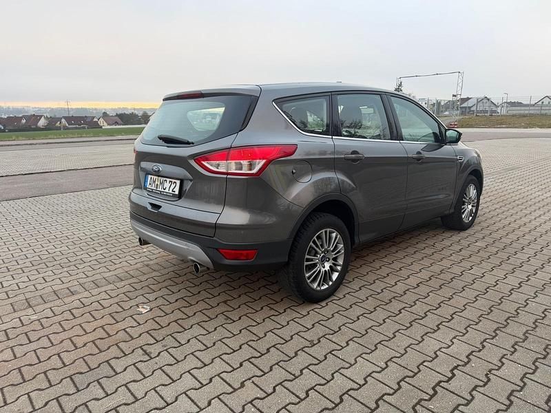 Gebraucht Ford Kuga 163 PS (119 kW) 2014 Grau SUV