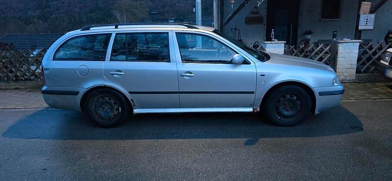 Gebraucht Skoda Octavia 90 PS (66 kW) 2000 Silber Kombi