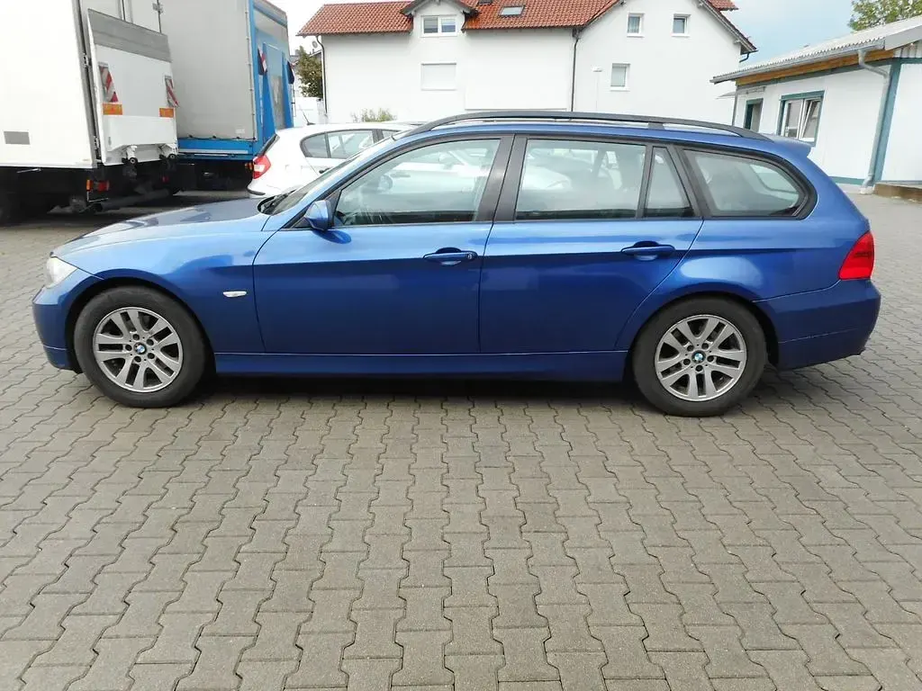 Gebraucht BMW 318 129 PS (94 kW) 2006 Blau Kombi